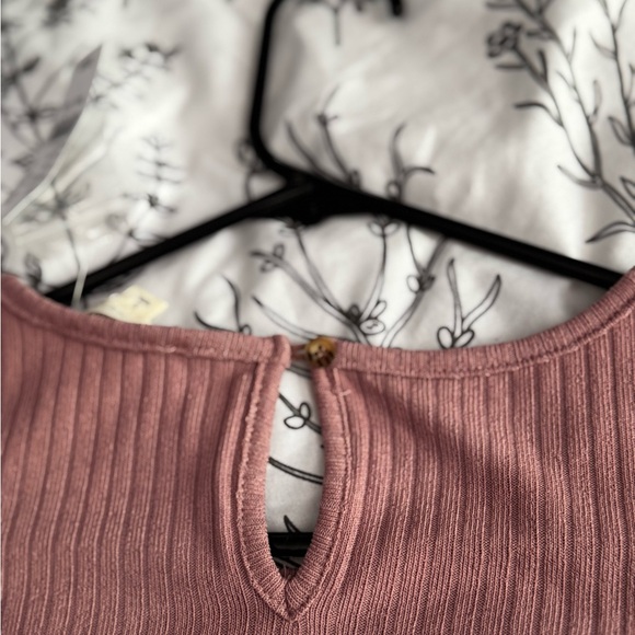 Pink Ribbed Short Sleeve Romper - Picture 3 of 4